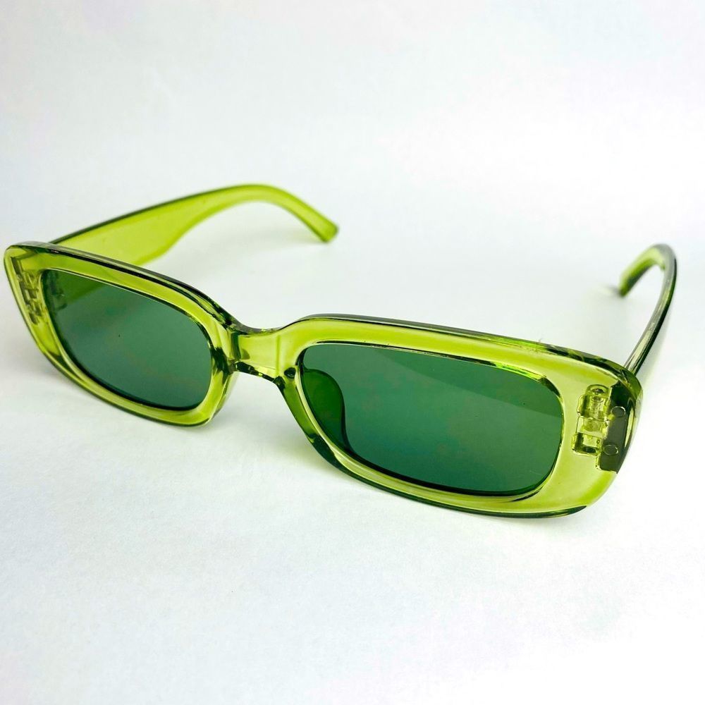 COPY - COPY - COPY - White rectangle frame sunglasses. R…